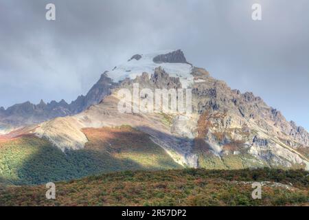 Natur und Berge in El Chaltén im Los Glaciares-Nationalpark in Argentinien Stockfoto