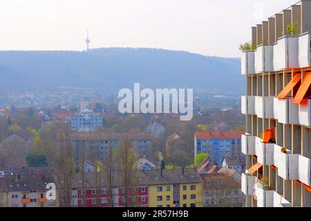 Karlsruhe, Durlach, Hochhaus, Fassade, Flachdach, Wohnblock, Funkturm, Smog, Nebel, Balkone Stockfoto