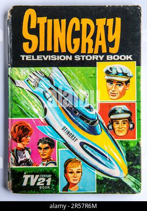 1965 erschienenes Fernsehgeschichtenbuch, das Gerry Andersons Kinderserie Stingray gewidmet ist Stockfoto