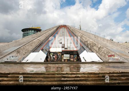 Albanien. Balkan-Halbinsel. Tirana. Pyramide. Kulturzentrum Stockfoto