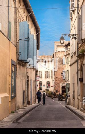 Allee, Arles, Provence, Provence-Alpes-Cote d'Azur, Bouches-du-Rhone, Frankreich Stockfoto