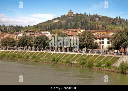 Heiligtum, Santuario della Madonna di Lourdes, Verona, Veneto, Heiligtum unserer Lieben Frau von Lourdes, Regione del Veneto, Italien Stockfoto