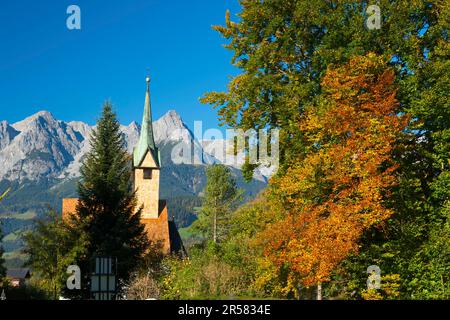 Die Kirche Bischofshofen im Bezirk Pongau Salzburg, Osterreich Stockfoto