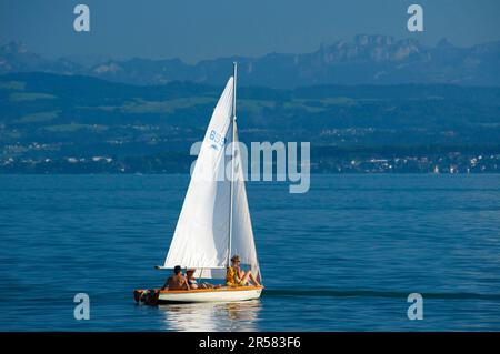 Segelboot in der Nähe von Hagnau, Bodensee, Baden-Württemberg, Deutschland Stockfoto