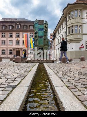 Villingen-Schwenningen, Deutschland - 30. April 2023: Altstädter Platz Villingen-Schwenningen, eine mittelalterliche Stadt im Südwesten von Baden-Württemberg. Stockfoto