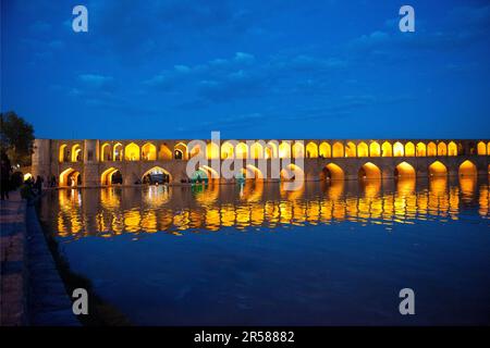 Asien. Im Iran. Isfahan. SI O SE Pol oder Khajoo Brücke Stockfoto