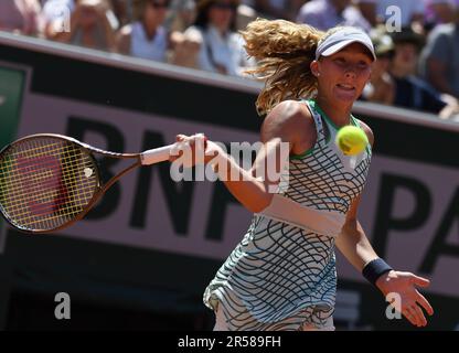 Paris, Frankreich. 01. Juni 2023. Roland Garros Paris French Open 2023. Tag 5 01. Mai 06/2023 Mirra Andreeva (-) gewinnt zweite Runde des Spiels: Roger Parker/Alamy Live News Stockfoto