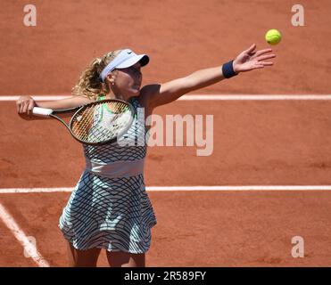 Paris, Frankreich. 01. Juni 2023. Roland Garros Paris French Open 2023. Tag 5 01. Mai 06/2023 Mirra Andreeva (-) gewinnt zweite Runde des Spiels: Roger Parker/Alamy Live News Stockfoto