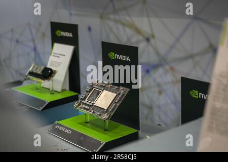 Taipeh, Taiwan. 01. Juni 2023. Der Superchip Grace Hopper, der für generative KI verwendet wurde, wurde auf der COMPUTEX 2023 in Taipei gezeigt. Die COMPUTEX-Ausgabe 2023 findet vom 30. Mai bis zum 02. Juni 2023 statt und umfasst über 1.000 Aussteller aus 26 verschiedenen Ländern mit 3000 Ständen, um ihre neuesten Produkte zu präsentieren und Bestellungen mit ausländischen Käufern zu unterzeichnen. Kredit: SOPA Images Limited/Alamy Live News Stockfoto