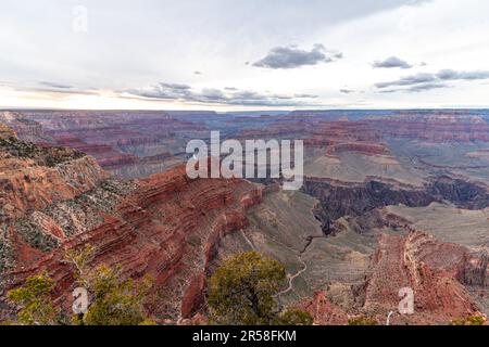 Wunderschöner Sonnenuntergang am Grand Canyon in arizona Stockfoto