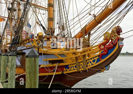 Die Kalmar Nyckel ist eine Nachbildung von Peter Minuits Schiff, das 1638 in Neuschweden (jetzt Delaware) anlegte. Das Schiff dient als pädagogischer Botschafter. Stockfoto