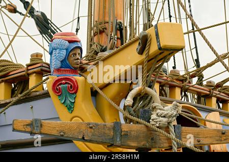 Die Kalmar Nyckel ist eine Nachbildung von Peter Minuits Schiff, das 1638 in Neuschweden (jetzt Delaware) anlegte. Das Schiff dient als pädagogischer Botschafter. Stockfoto