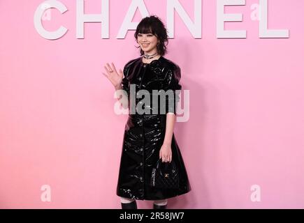 Tokio, Japan. 1. Juni 2023. Die japanische Schauspielerin Nana Komatsu, die Botschafterin der französischen Luxusmarke Chanel, posiert am Donnerstag, den 1. Juni 2023, für einen Fototermin in Chanels 2022/23 Metiers d'Art-Sammlung in Tokio. (Foto: Yoshio Tsunoda/AFLO) Stockfoto