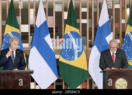 Brasilia, Distrito Federal, Brasilien. 1. Juni 2023. Brasilia (DF), 01/06/2023 - POLITICA/BRASIL/FINLANDIA/DF - Coletiva de Imprensa dos Presidentes do Brasil e da Finlandia, na tarde desta quinta-feira 01 de Junho de 2023, no Palacio Itamaraty em Brasilia. (Foto: Frederico Brasil/Thenews2/Zumapress) (Bild: © Frederico Brasil/TheNEWS2 via ZUMA Press Wire) NUR REDAKTIONELLE VERWENDUNG! Nicht für den kommerziellen GEBRAUCH! Stockfoto