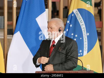 Brasilia, Distrito Federal, Brasilien. 1. Juni 2023. Brasilia (DF), 01/06/2023 - POLITICA/BRASIL/FINLANDIA/DF - Coletiva de Imprensa dos Presidentes do Brasil e da Finlandia, na tarde desta quinta-feira 01 de Junho de 2023, no Palacio Itamaraty em Brasilia. (Foto: Frederico Brasil/Thenews2/Zumapress) (Bild: © Frederico Brasil/TheNEWS2 via ZUMA Press Wire) NUR REDAKTIONELLE VERWENDUNG! Nicht für den kommerziellen GEBRAUCH! Stockfoto