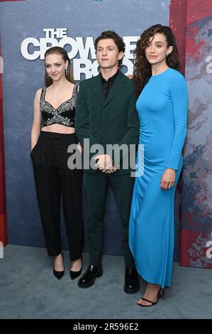 New York, USA. 01. Juni 2023. (L-R) Amanda Seyfried, Tom Holland und Emmy Rossum nehmen an der Apple TV „The Crowded Room“-Premiere im Museum of Modern Art (MoMA), New York, NY, am 1. Juni 2023 Teil. (Foto: Anthony Behar/Sipa USA) Guthaben: SIPA USA/Alamy Live News Stockfoto