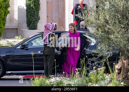 Amman, Jordanien. 01. Juni 2023. Prinzessin Elisabeth aus Belgien kommt am 1. Juni 2023 im Zahran-Palast an, um an der Hochzeit des Kronprinzen Hussein in Amman, Jordanien, teilzunehmen. Foto: Ammar Abd Rabbo/ABACAPRESS.COM Kredit: Abaca Press/Alamy Live News Stockfoto