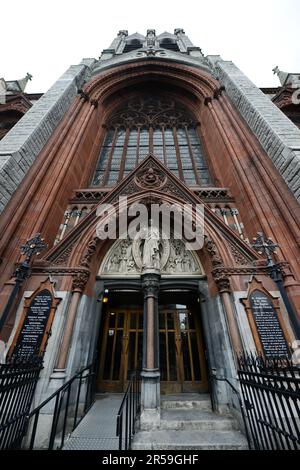 Die John's Lane Church auf der Thomas Street in Dublin, Irland. Stockfoto