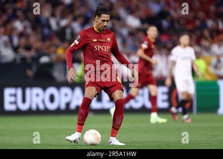 Chris Smalling von AS Roma in Aktion während des Finalspiels der UEFA Europa League vor dem FC Sevilla und als Roma in der Puskas Arena am 31 2023. Mai in Budapest, Ungarn . Stockfoto