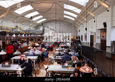 Macclesfield, Cheshire. Picturedrome Food Hall im ehemaligen Kino auf Chestergate im Stadtzentrum, Stockfoto