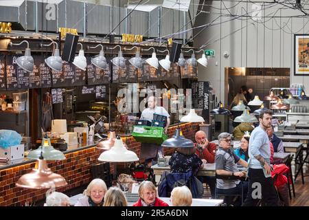 Macclesfield, Cheshire. Picturedrome Food Hall im ehemaligen Kino auf Chestergate im Stadtzentrum, Stockfoto