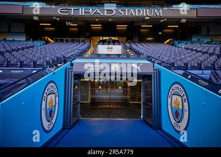 Die Spieler Tunneln im Etihad Stadium, Heimstadion des Manchester City FC Football Clubs Stockfoto