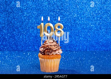 Cupcake Mit Nummer Für Geburtstags- Oder Jubiläumsfeier; Nummer 108 Stockfoto