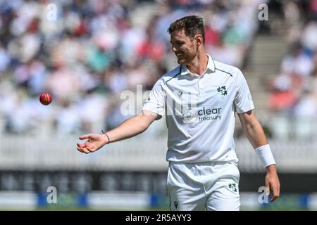 Mark Adair of Ireland in Action während des Spiels LV= Insurance Test Match Day 2 England vs Ireland at Lords, London, Großbritannien, 2. Juni 2023 (Foto: Craig Thomas/News Images) Stockfoto