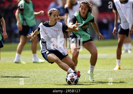 EINDHOVEN – Spieler des FC Barcelona vor dem UEFA Champions League-Finale der Frauen gegen VFL Wolfsburg am 2. Juni 2023 im Phillips Stadion in Eindhoven, Niederlande. ANP MAURICE VAN STONE Stockfoto