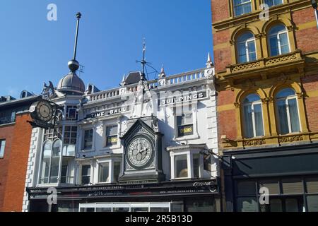 UK, West Yorkshire, Leeds, Briggate, Time Ball Buildings Stockfoto