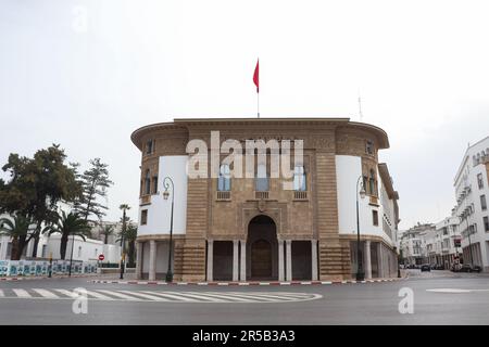 Das vollständige Gebäudebild der Bank Al-Maghrib, übersetzt in die Bank von Marocco, ist die Zentralbank des Königreichs Marokko Stockfoto