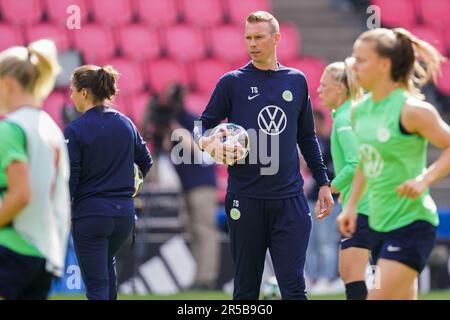 Eindhoven, Niederlande. 02. Juni 2023. EINDHOVEN, NIEDERLANDE - JUNI 2: Coach Tommy Stroot von VfL Wolfsburg während eines Trainings von VfL Wolfsburg vor dem Finalspiel der UEFA Women's Champions League zwischen dem FC Barcelona und dem VfL Wolfsburg am 2. Juni 2023 im PSV-Stadion in Eindhoven, Niederlande (Foto von Joris Verwijst/Orange Pictures) Guthaben: Orange Pics BV/Alamy Live News Stockfoto