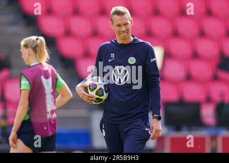 Eindhoven, Niederlande. 02. Juni 2023. EINDHOVEN, NIEDERLANDE - JUNI 2: Coach Tommy Stroot von VfL Wolfsburg während eines Trainings von VfL Wolfsburg vor dem Finalspiel der UEFA Women's Champions League zwischen dem FC Barcelona und dem VfL Wolfsburg am 2. Juni 2023 im PSV-Stadion in Eindhoven, Niederlande (Foto von Joris Verwijst/Orange Pictures) Guthaben: Orange Pics BV/Alamy Live News Stockfoto