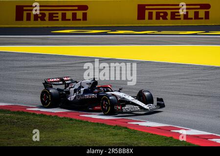Barcelona, Spanien. 02. Juni 2023. Nick de Vries (Niederlande), Scuderia AlphaTauri AT04 während des Trainings vor dem Grand Prix F1 von Spanien auf dem Circuit de Barcelona-Catalunya am 2. Juni 2023 in Barcelona, Spanien. (Foto: Sergio Ruiz/PRESSIN) Kredit: PRESSINPHOTO SPORTS AGENCY/Alamy Live News Stockfoto