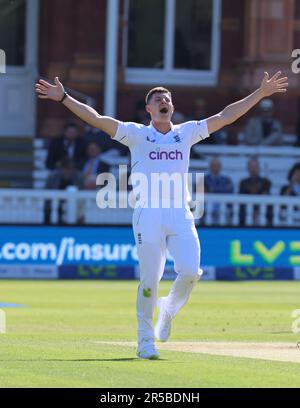 London, Großbritannien. 02. Juni 2023. Matthew Potts aus England während des ersten Spiels der Test Match Series am 1. Von 4 zwischen England und Irland auf dem Lord's Cricket Ground, London, am 02. Juni 2023 Kredit: Action Foto Sport/Alamy Live News Stockfoto