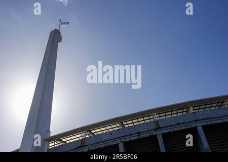 Avellaneda, Argentinien, 16. März 2011. Blick auf den Mast des Stadions Presidente Peron des Racing Clubs vor dem Licht. Kredit: Fabideciria. Stockfoto