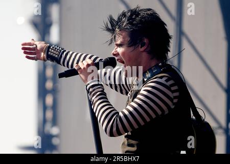 02. Juni 2023, Rheinland-Pfalz, Nürburg: Britischer alternativer Rockmusiker Yungblud tritt auf der Hauptbühne des „Rock am Ring“-Festivals auf. Foto: Thomas Frey/dpa Credit: dpa Picture Alliance/Alamy Live News Stockfoto