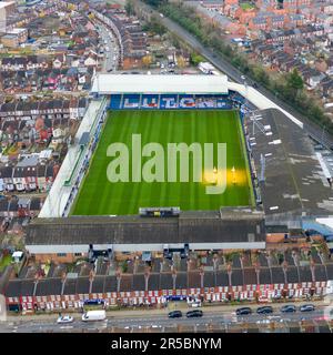 Luton, Großbritannien. 29. Mai 2023. Allgemeiner Blick auf das Kenilworth Road Stadium, in dem jetzt der Premier League Fußball stattfindet, nachdem der Luton Town Football Club durch das Championship Play-off-Spiel gefördert wurde. Bild aufgenommen in Kenilworth Road, Luton, Bedfordshire, England, am 20. November 2020. Foto: David Horn. Kredit: Prime Media Images/Alamy Live News Stockfoto