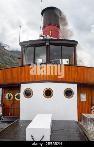 Queenstown, Neuseeland - 10. Januar 2010: Real Journeys Touristic Steamship TSS Earnslaw auf Lake Wakatipu Kreuzfahrt Stockfoto