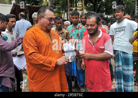 Sylhet, Bangladesch. 2. Juni 2023. Bei den Wahlen zur Sylhet City Corporation am 21. Juni wurden heute Symbole unter den Bürgermeisterkandidaten und Ratskandidaten verteilt. Nazrul Islam Babul von der Jatiya-Partei erhielt das Pflugsymbol, um als Bürgermeisterkandidat zu kandidieren. Am 2. Juni 2023. Sylhet, Bangladesch (Foto: MD Rafayat Haque Khan/Kredit: Eyepix Group/Alamy Live News Stockfoto