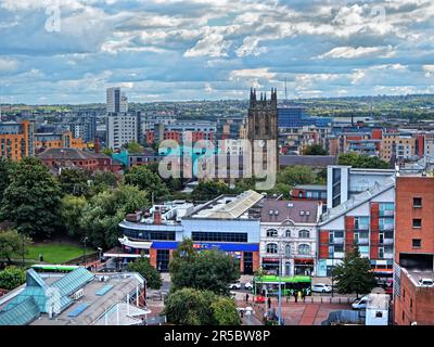 Großbritannien, West Yorkshire, Leeds Skyline, Blick in Richtung Leeds Minster. Stockfoto