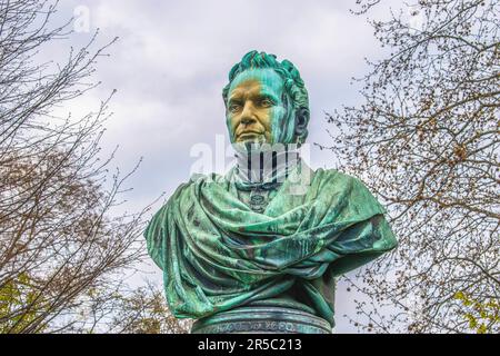 wien, österreich. 9. april 2023 Stadtpark. Statue des denkmals andreas zelinka. Entworfen von franz pönninger und enthüllt am 3. Mai 1877 Stockfoto