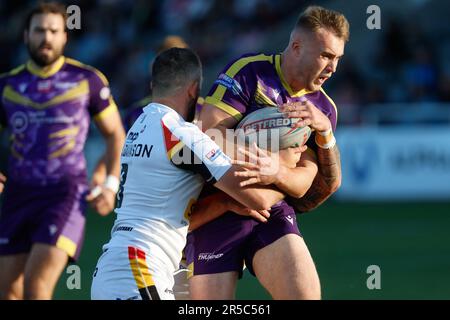 Newcastle, Großbritannien. 02. Juni 2023. Connor Bailey von Newcastle Thunder zum Angriff während DES BETFRED-Meisterschaftsspiels zwischen Newcastle Thunder und Bradford Bulls im Kingston Park, Newcastle, am Freitag, den 2. Juni 2023. (Foto: Chris Lishman | MI News) Kredit: MI News & Sport /Alamy Live News Stockfoto