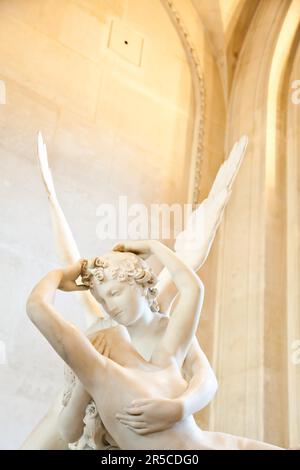 Antonio Canovas Statue Psyche, wiederbelebt von Amors Kiss, erstmals in Auftrag gegeben im Jahr 1787, ist ein Beispiel für die neoklassische Hingabe zu Liebe und Emotionen Stockfoto