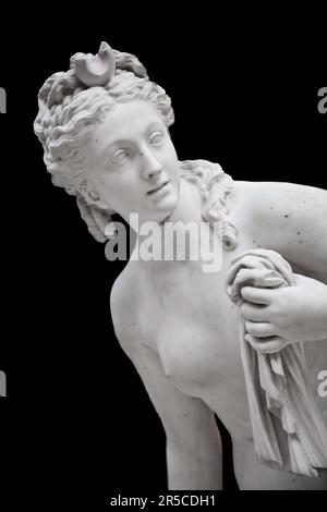 Paris, Frankreich - circa August 2021: Die perfekte weibliche Schönheit, die klassische griechische Venus-Statue Stockfoto