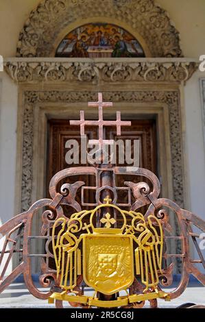 Kreuz, Palast und Kirche des Patriarchen, Patriarchalkirche, Rumänisch-orthodoxe Kirche, Kirche, Bukarest, Rumänien, Rumänisch-Orthodox Stockfoto