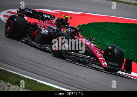 Montmelo, Spanien. 2. Juni 2023: GUANYU ZHOU (CHN) vom Team Alfa Romeo fährt in seinen C43 Jahren während der ersten Trainingssitzung des spanischen GP auf dem Circuit de Catalunya Stockfoto