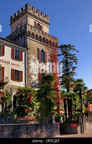 Romantisches Hotel, Castello Lake Castle, 13. Century, Ascona, Tessin, Tessin, Burgturm, Schweiz Stockfoto