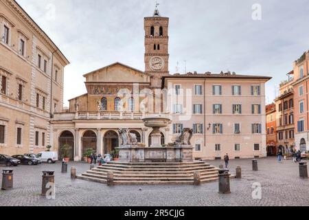 Piazza di Santa Maria in Trastevere, Rom, Latium, Italien Stockfoto