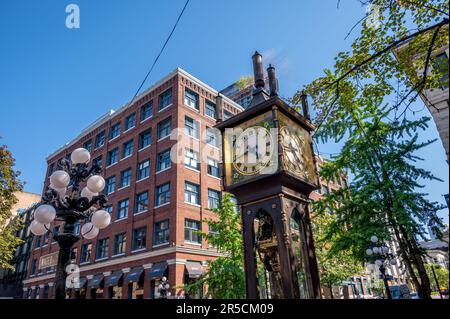 Vancouver, British Columbia - 26. Mai 2023: Historische dampfbetriebene Uhr in Gastown. Stockfoto